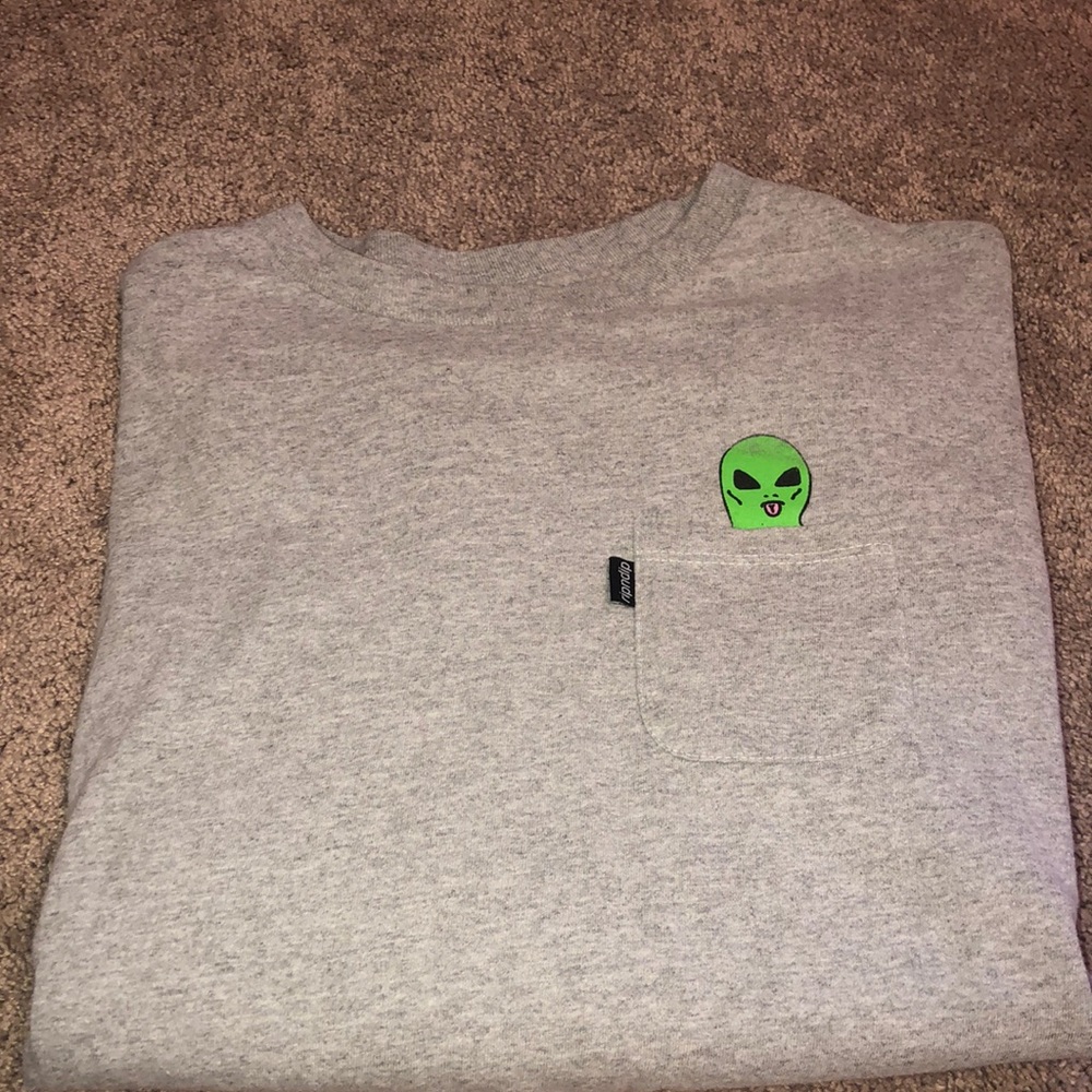 Long sleeve with an alien popping out ;)